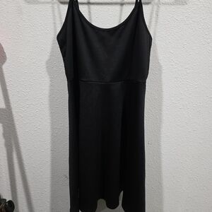 Sleek Black Midi Slip Dress with Spaghetti Straps